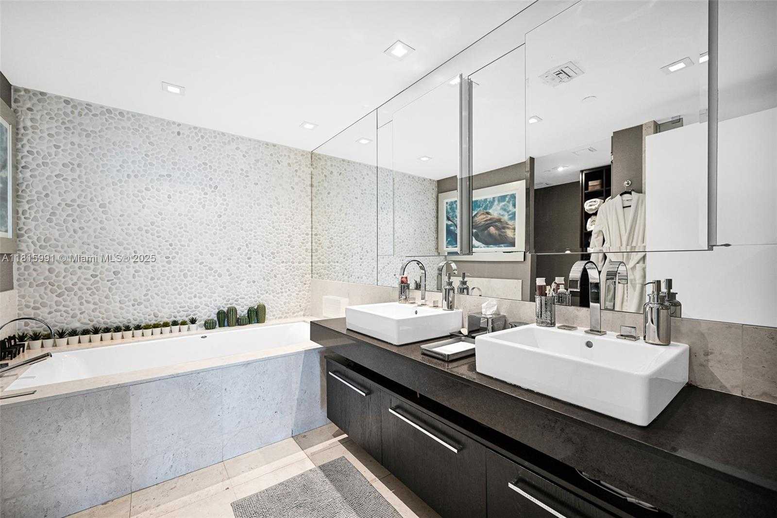 Small Image of 17121 COLLINS AVE #2304, Sunny Isles Beach Number 23