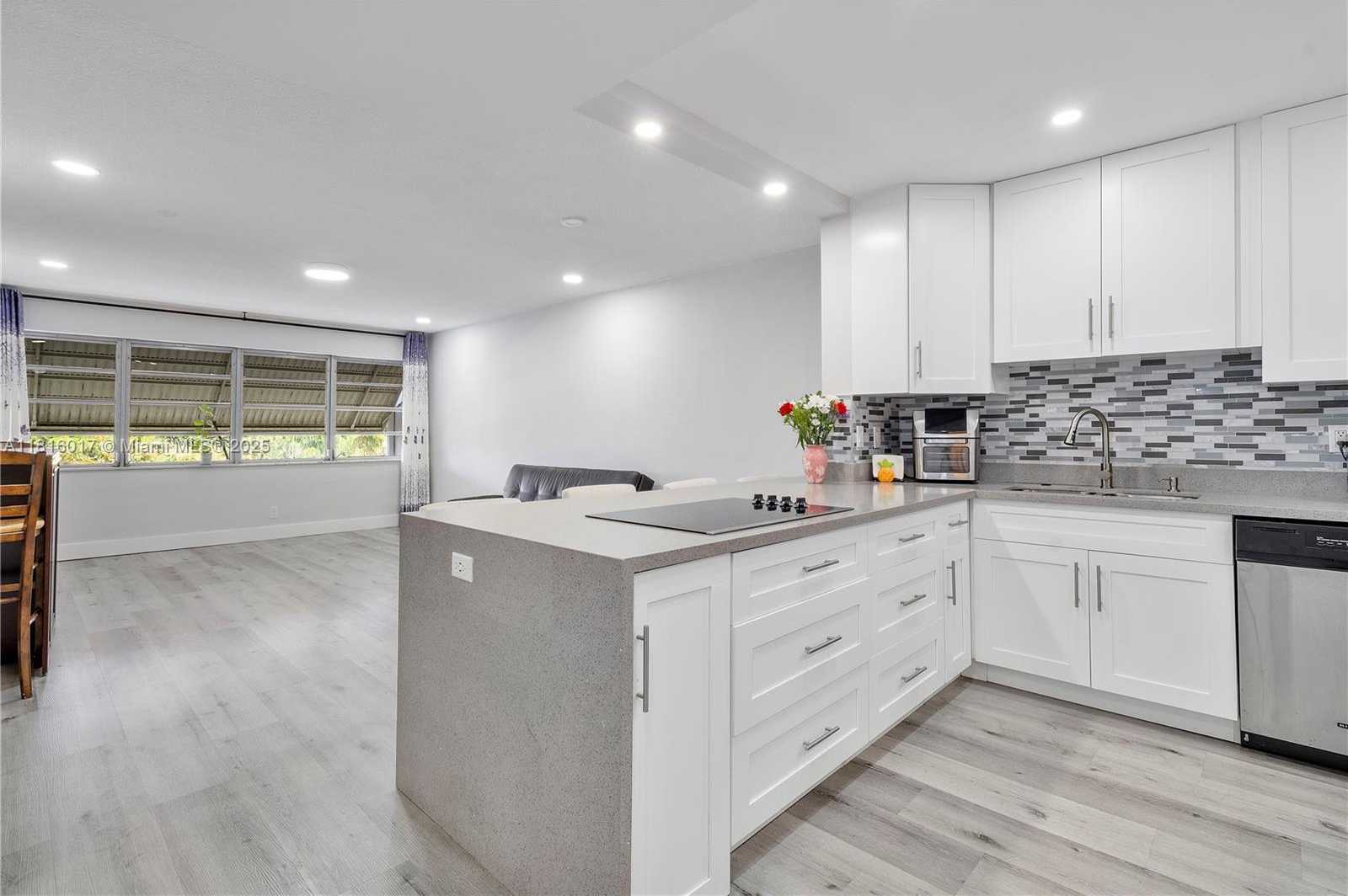 Small Image of 215 SOUTH EAST 3RD AVE #303B, Hallandale Beach Number 2