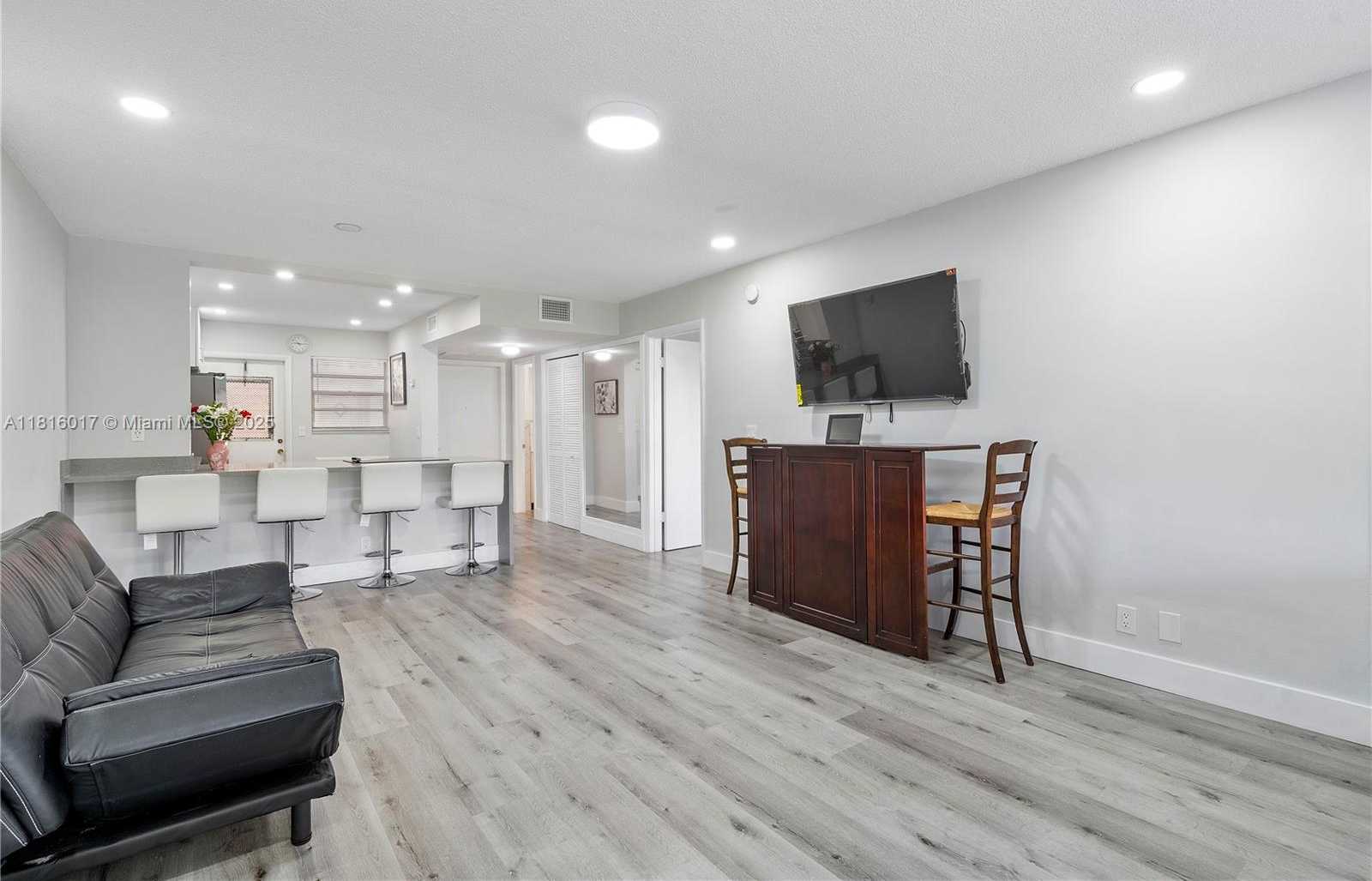 Small Image of 215 SOUTH EAST 3RD AVE #303B, Hallandale Beach Number 4