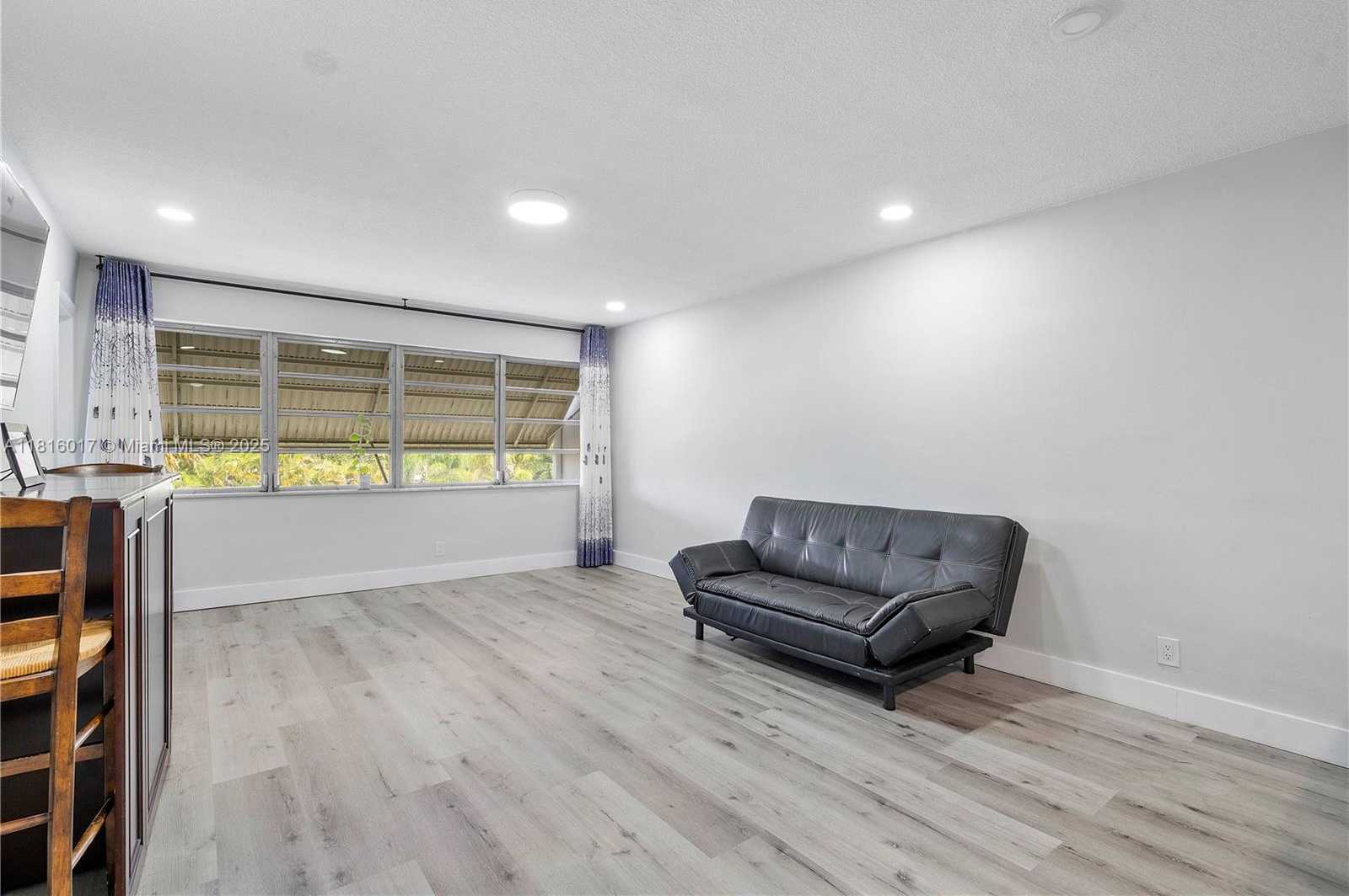 Small Image of 215 SOUTH EAST 3RD AVE #303B, Hallandale Beach Number 5