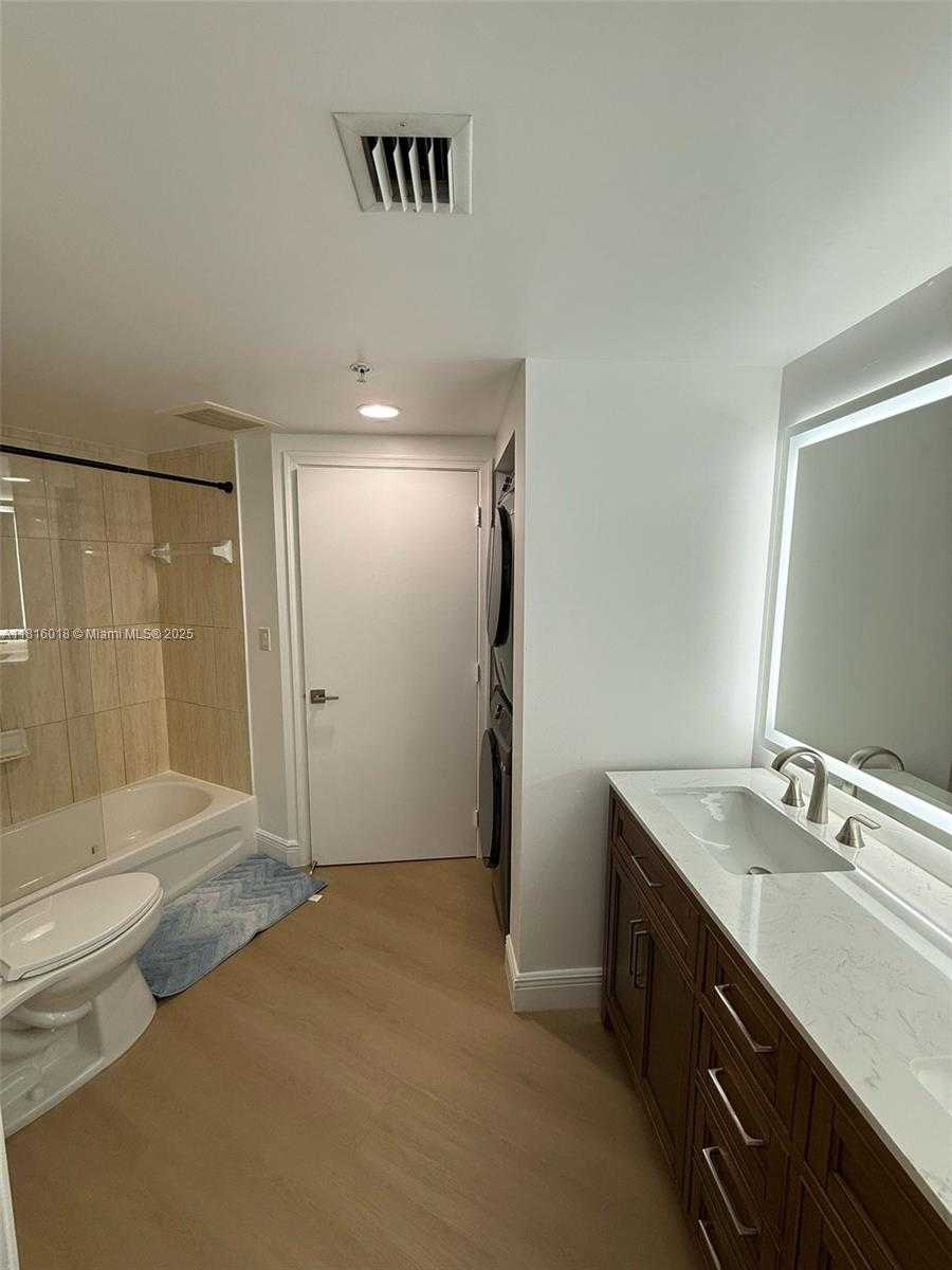 Small Image of 1750 NORTH BAYSHORE DR #5401, Miami Number 14