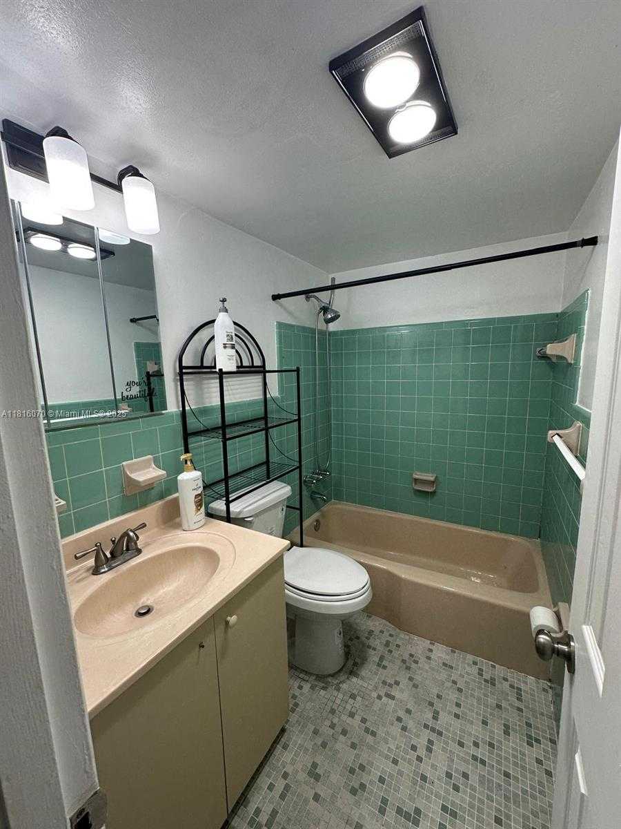 Small Image of 2916 FUNSTON ST #47A, Hollywood Number 19