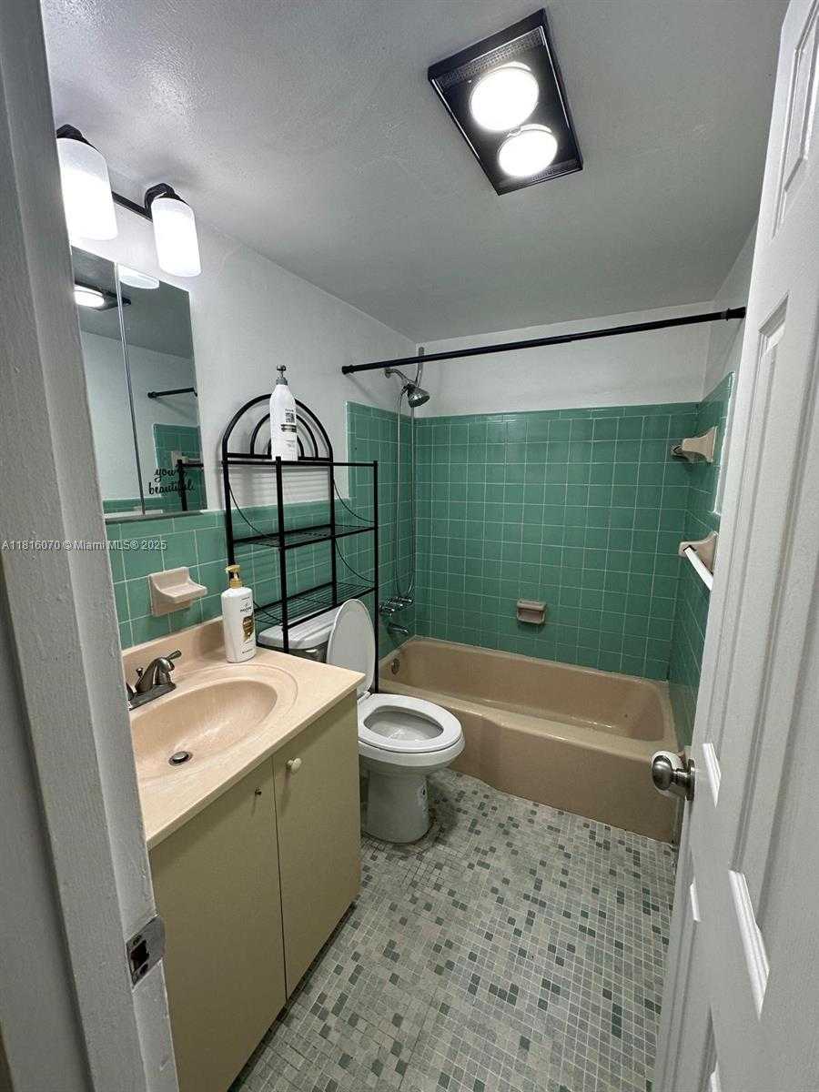 Small Image of 2916 FUNSTON ST #47A, Hollywood Number 21