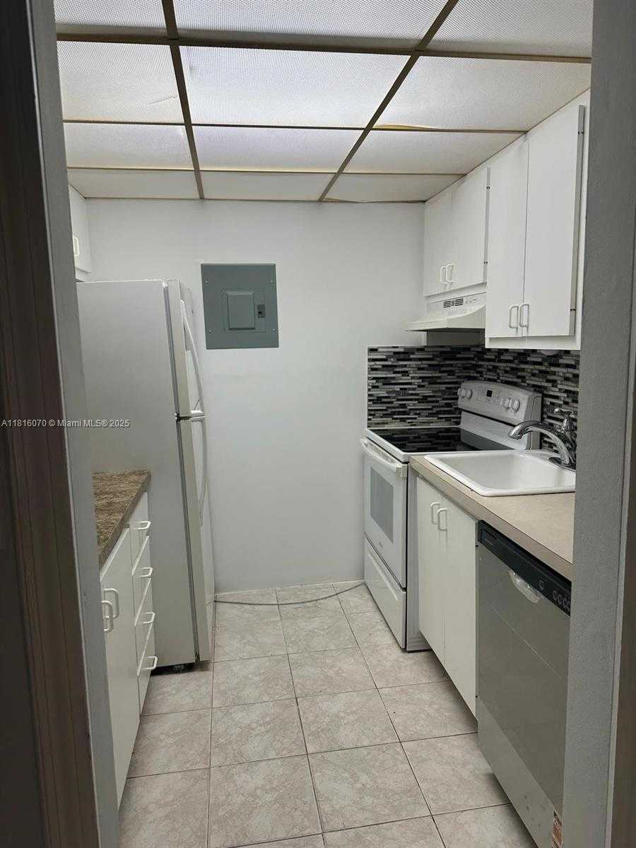 Small Image of 2916 FUNSTON ST #47A, Hollywood Number 25