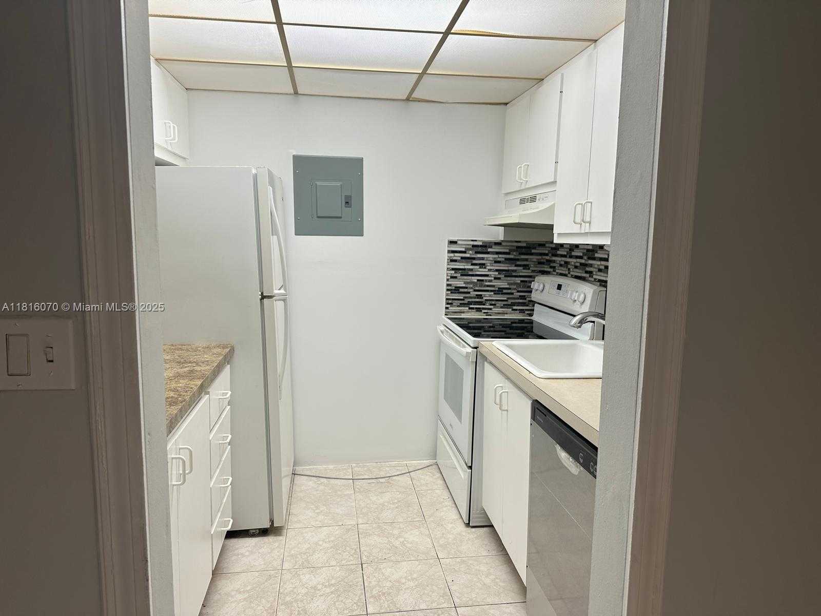 Small Image of 2916 FUNSTON ST #47A, Hollywood Number 26