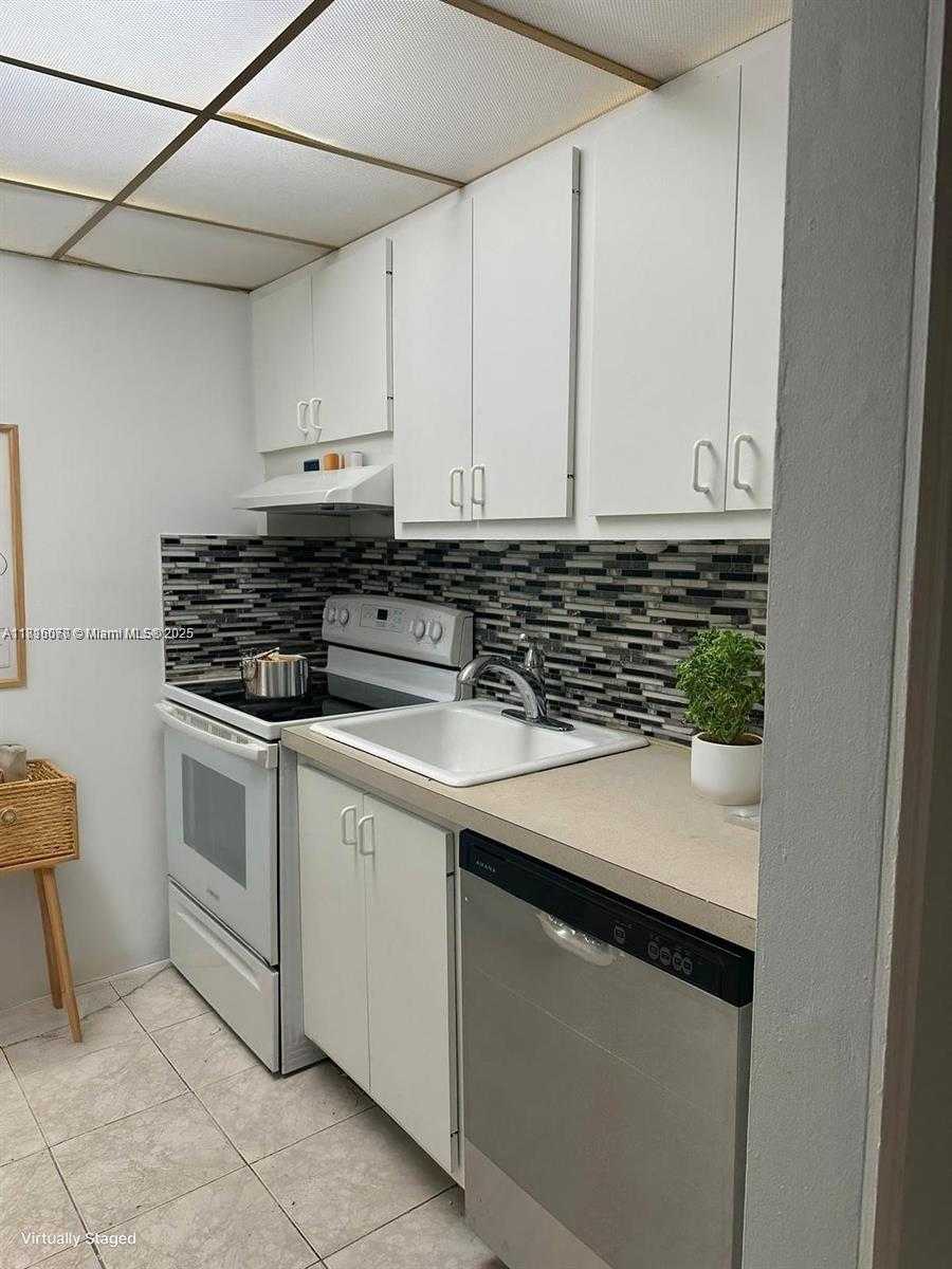Small Image of 2916 FUNSTON ST #47A, Hollywood Number 4