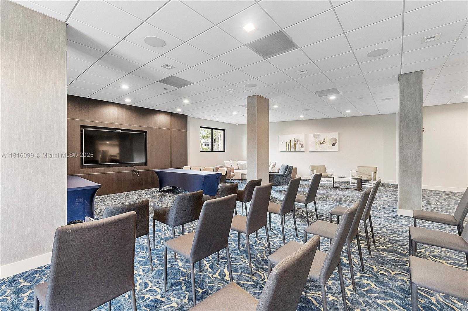 Small Image of 90 EDGEWATER DR #305, Coral Gables Number 11