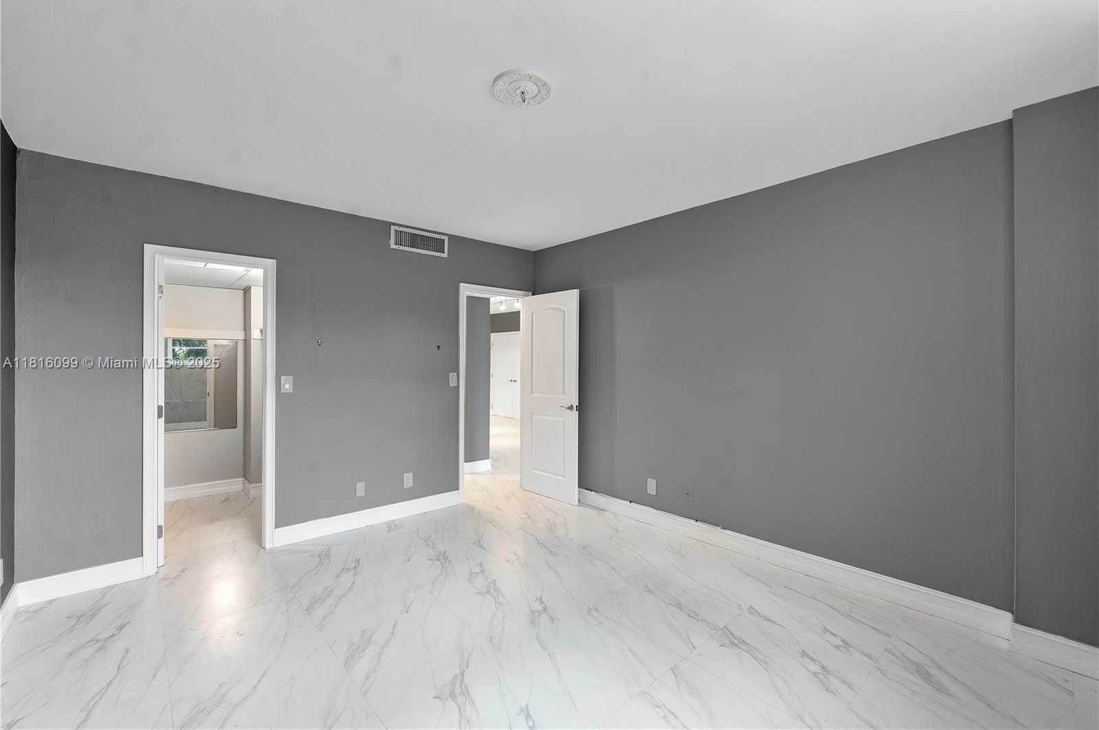 Small Image of 90 EDGEWATER DR #305, Coral Gables Number 14