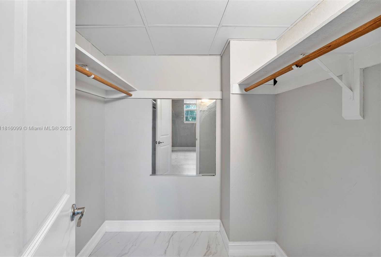 Small Image of 90 EDGEWATER DR #305, Coral Gables Number 16