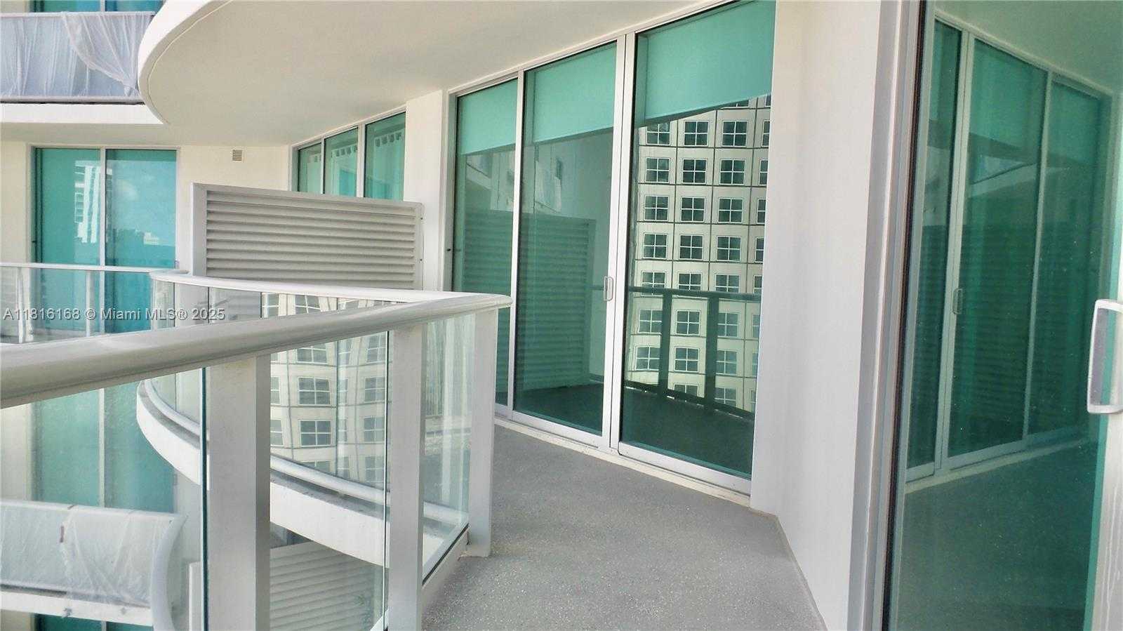 Small Image of 300 SOUTH BISCAYNE BLVD #2705, Miami Number 21