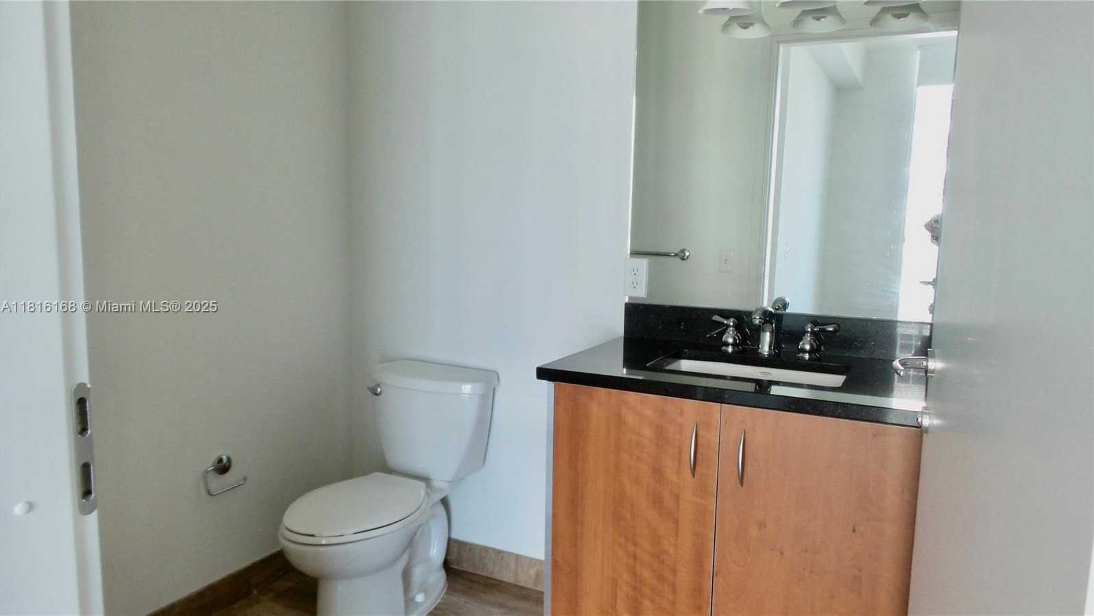 Small Image of 300 SOUTH BISCAYNE BLVD #2705, Miami Number 22