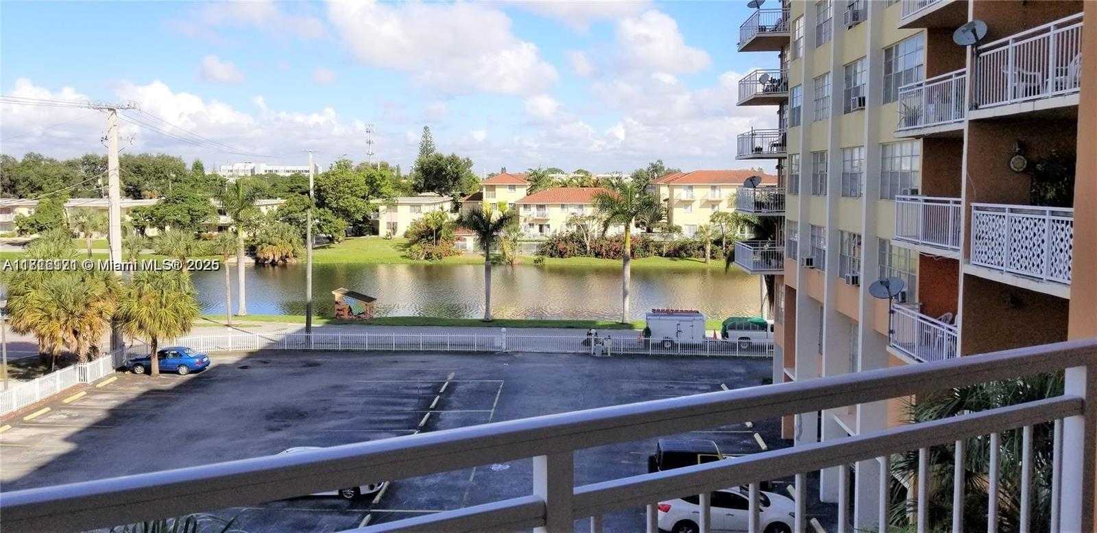 Small Image of 2025 NORTH EAST 164TH ST #414, North Miami Beach Number 2