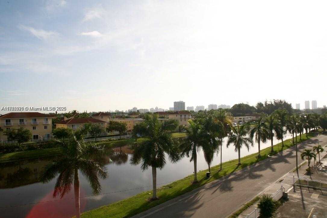 Small Image of 2025 NORTH EAST 164TH ST #414, North Miami Beach Number 3