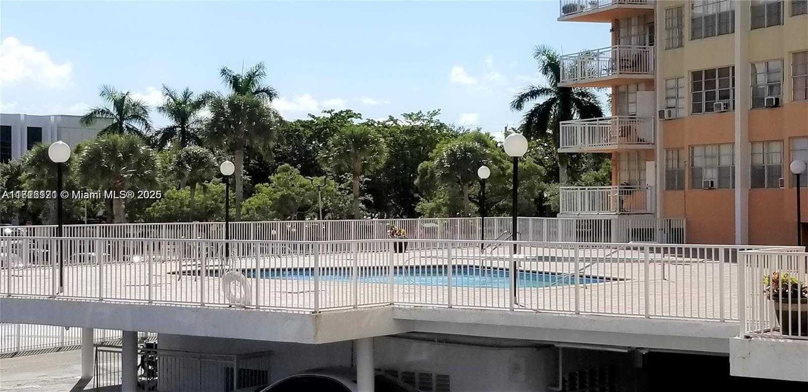 Small Image of 2025 NORTH EAST 164TH ST #414, North Miami Beach Number 6