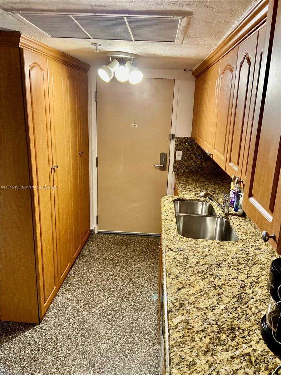 Small Image of 19201 COLLINS AVE #441, Sunny Isles Beach Number 17