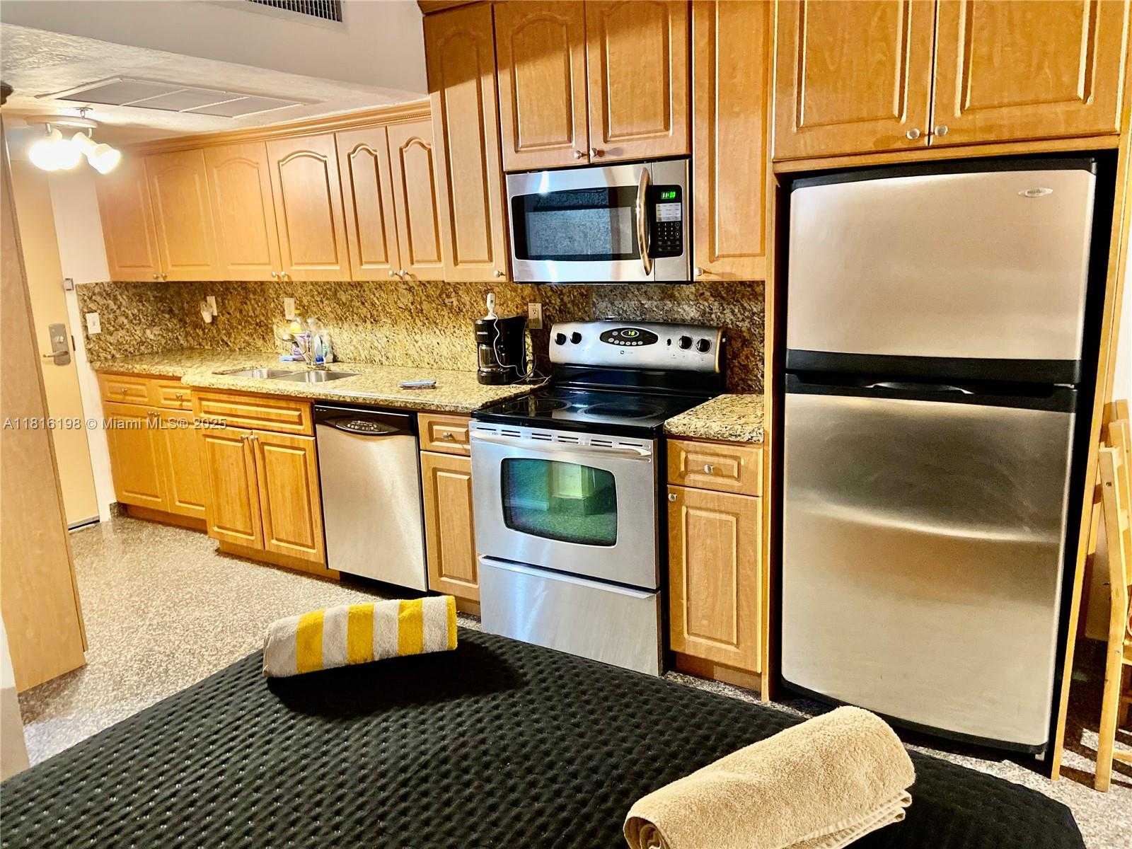 Small Image of 19201 COLLINS AVE #441, Sunny Isles Beach Number 9