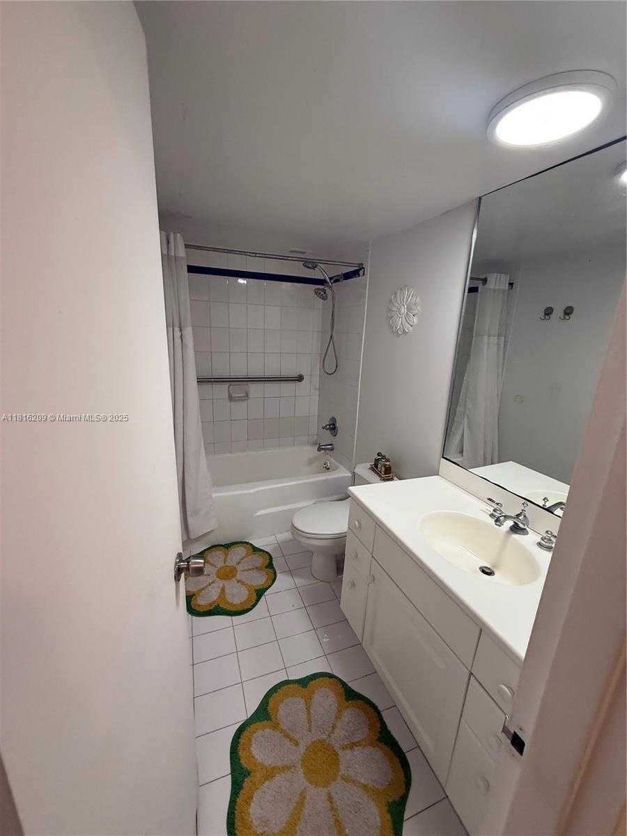 Small Image of 5161 COLLINS AVE #216, Miami Beach Number 12