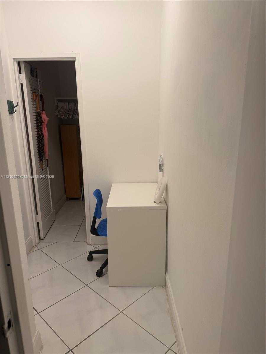 Small Image of 5161 COLLINS AVE #216, Miami Beach Number 13