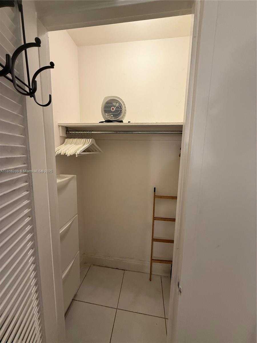 Small Image of 5161 COLLINS AVE #216, Miami Beach Number 14