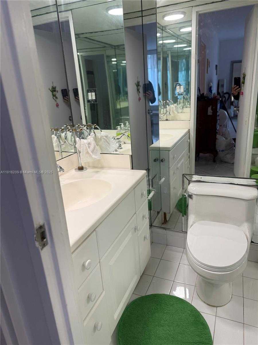 Small Image of 5161 COLLINS AVE #216, Miami Beach Number 16