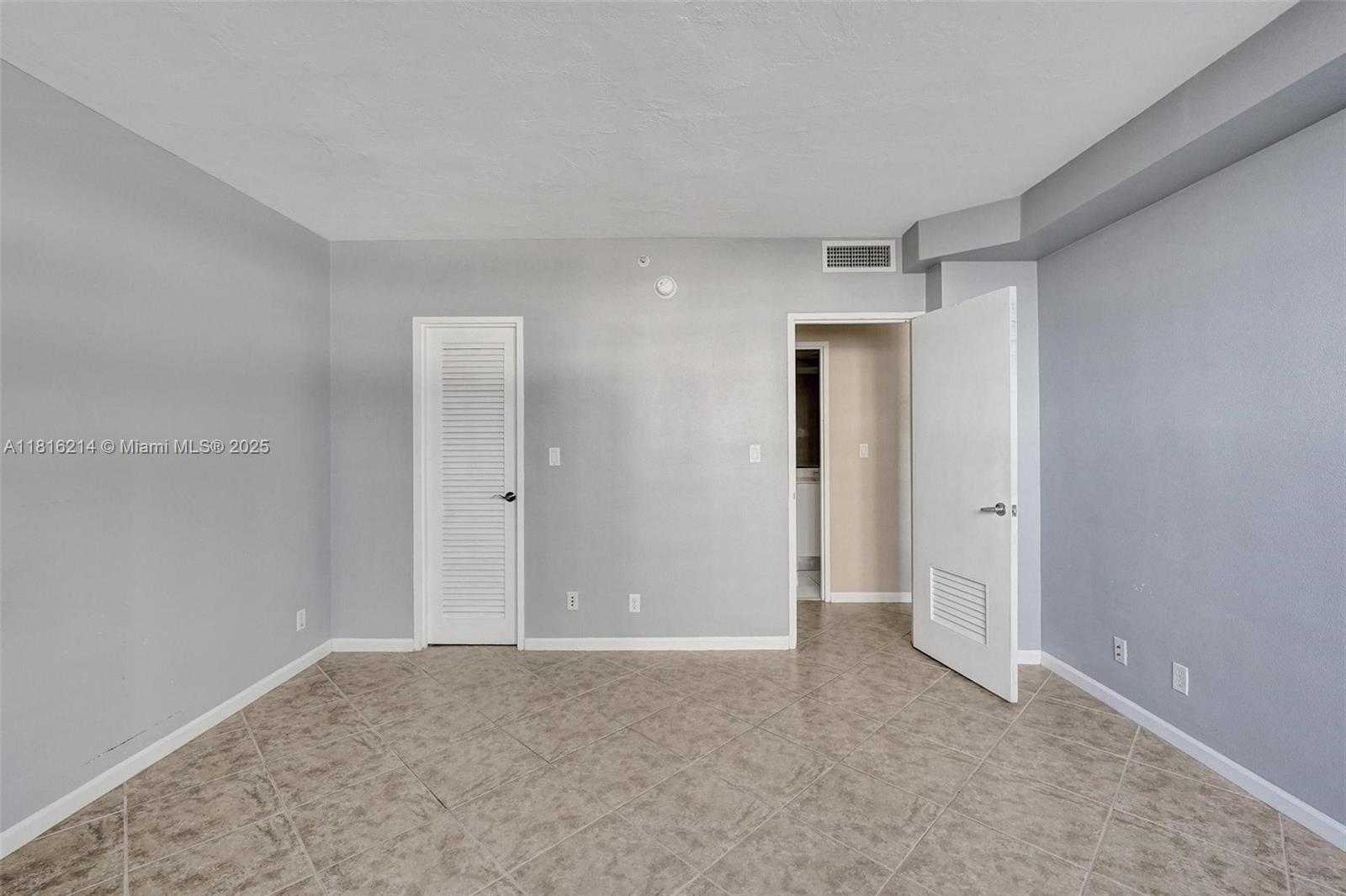 Small Image of 3001 SOUTH OCEAN DR #247, Hollywood Number 11