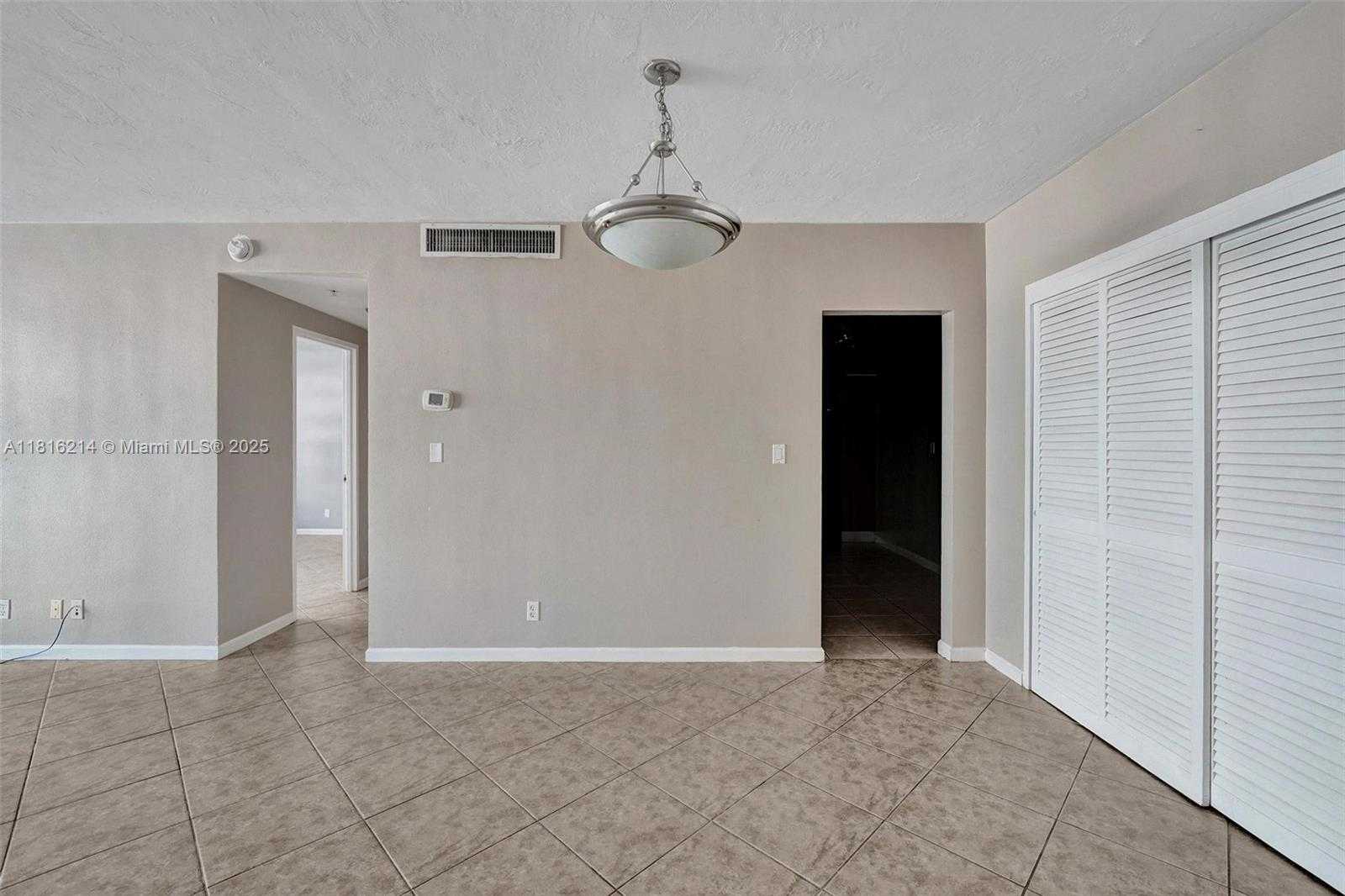 Small Image of 3001 SOUTH OCEAN DR #247, Hollywood Number 12