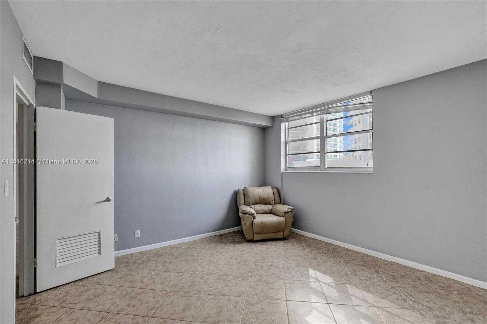 Small Image of 3001 SOUTH OCEAN DR #247, Hollywood Number 6