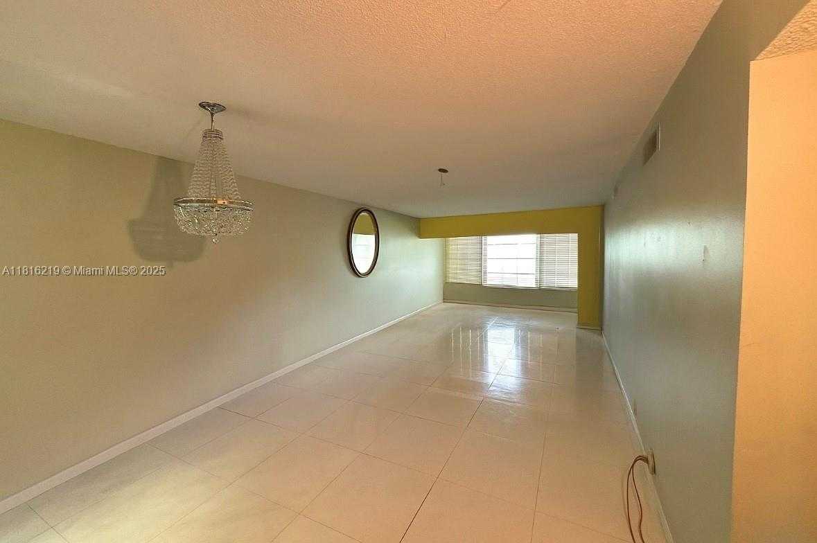 Small Image of 301 CAMBRIDGE RD #302, Hollywood Number 12