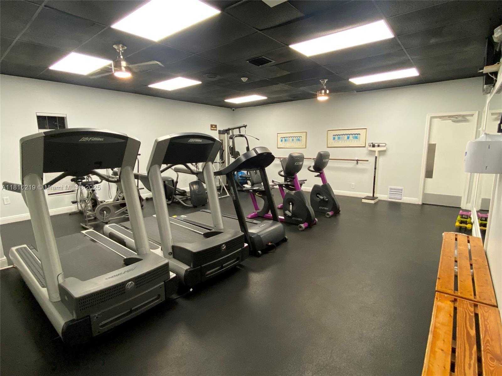 Small Image of 301 CAMBRIDGE RD #302, Hollywood Number 5