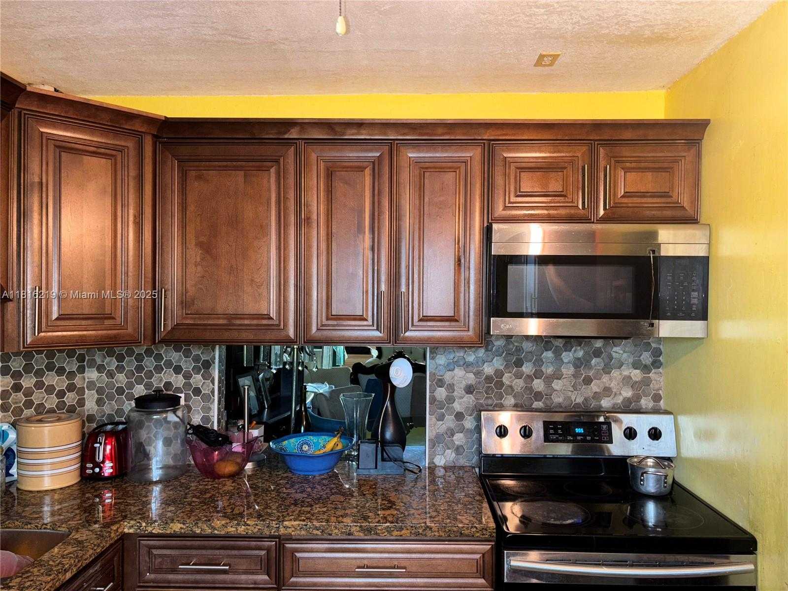 Small Image of 301 CAMBRIDGE RD #302, Hollywood Number 8