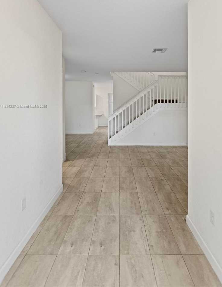 Small Image of 6496 SOUTH ANISE CT, Davie Number 14