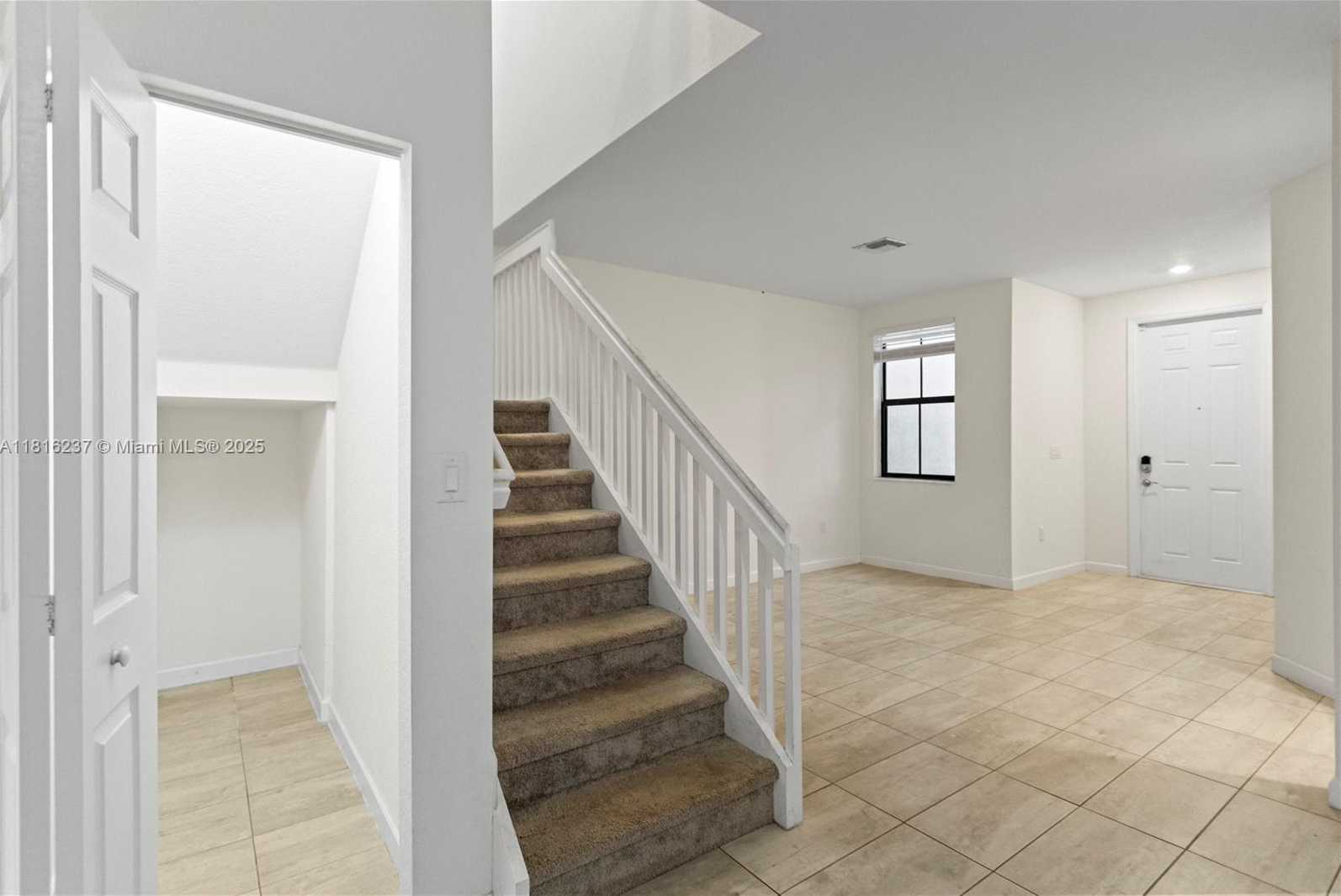 Small Image of 6496 SOUTH ANISE CT, Davie Number 15