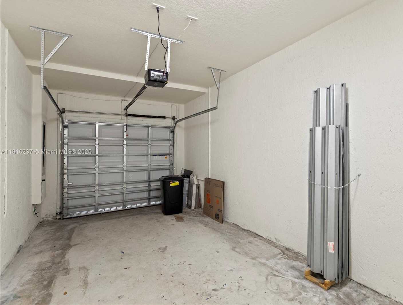 Small Image of 6496 SOUTH ANISE CT, Davie Number 21