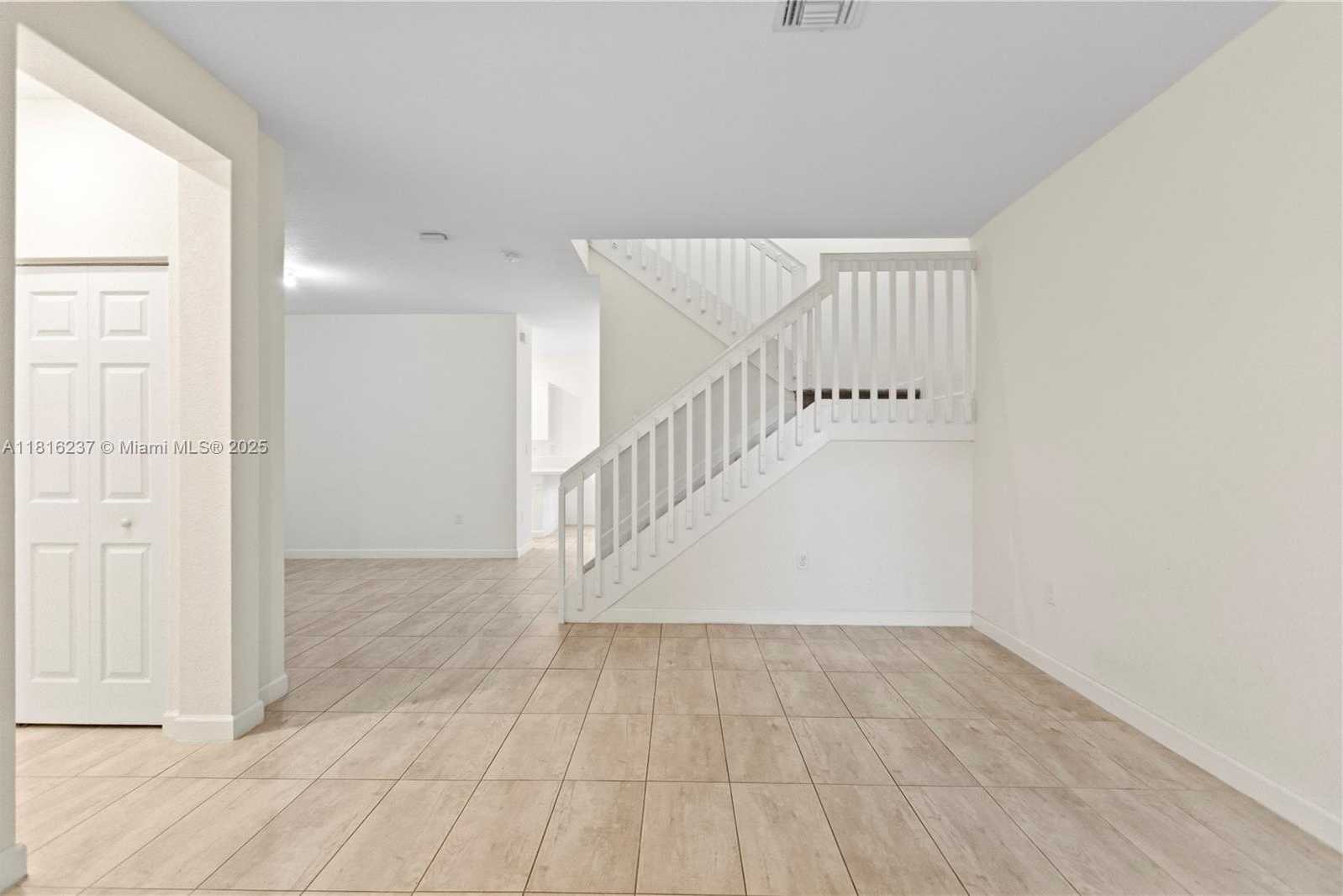 Small Image of 6496 SOUTH ANISE CT, Davie Number 23