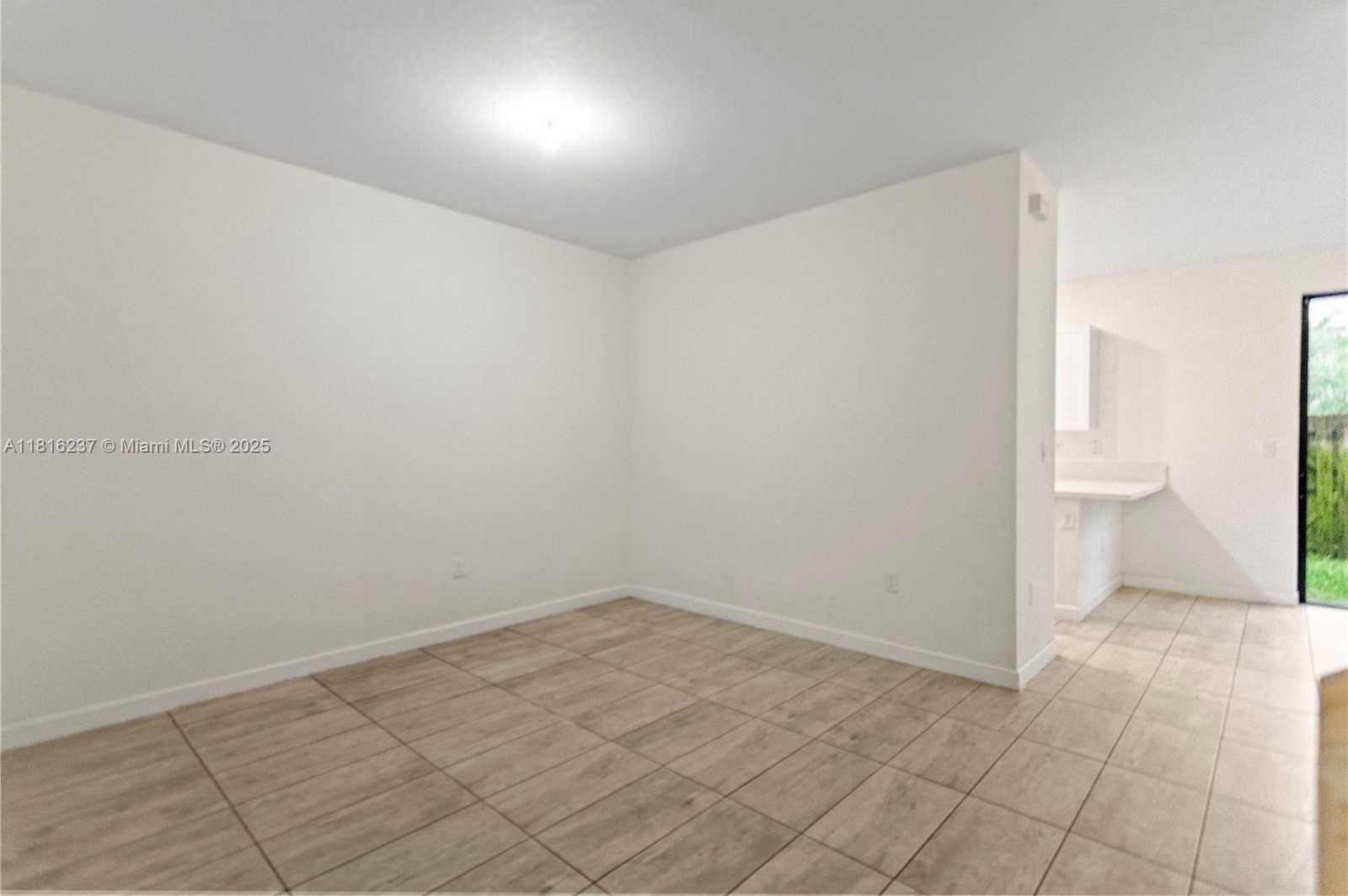 Small Image of 6496 SOUTH ANISE CT, Davie Number 24