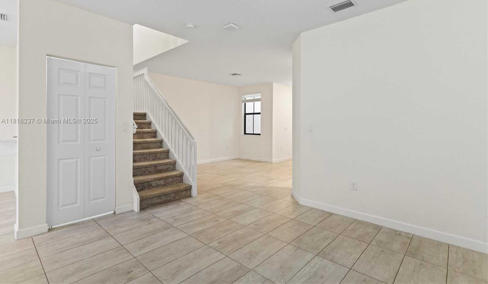 Small Image of 6496 SOUTH ANISE CT, Davie Number 26