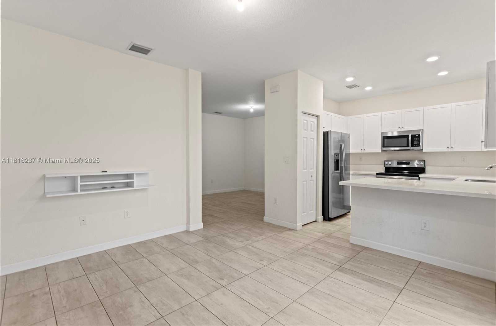 Small Image of 6496 SOUTH ANISE CT, Davie Number 29
