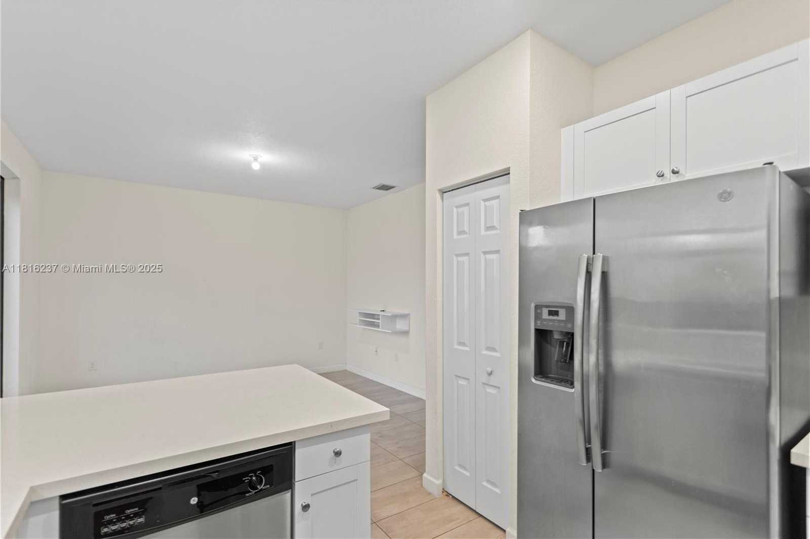 Small Image of 6496 SOUTH ANISE CT, Davie Number 34