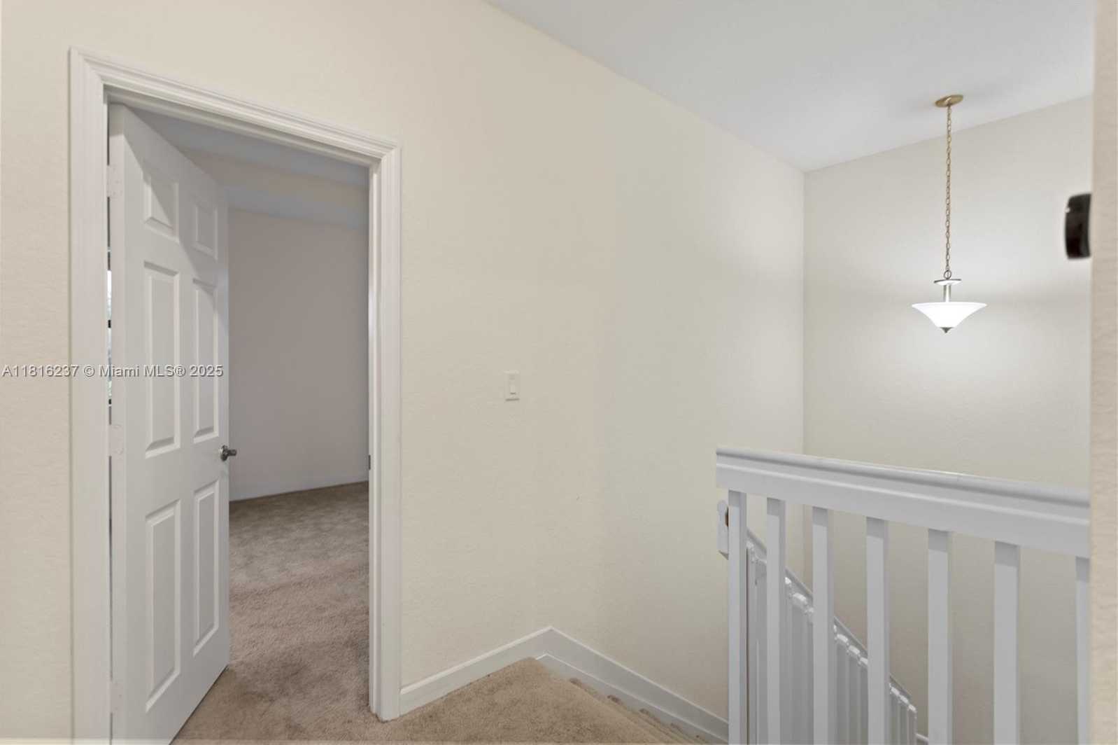 Small Image of 6496 SOUTH ANISE CT, Davie Number 39