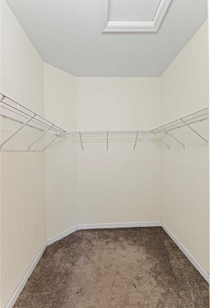 Small Image of 6496 SOUTH ANISE CT, Davie Number 43
