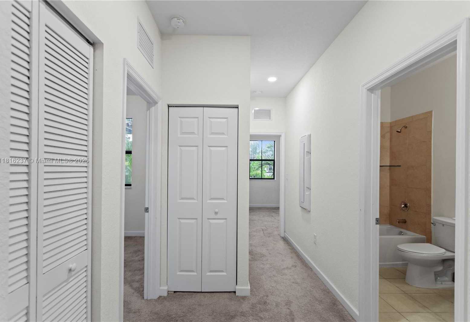 Small Image of 6496 SOUTH ANISE CT, Davie Number 48