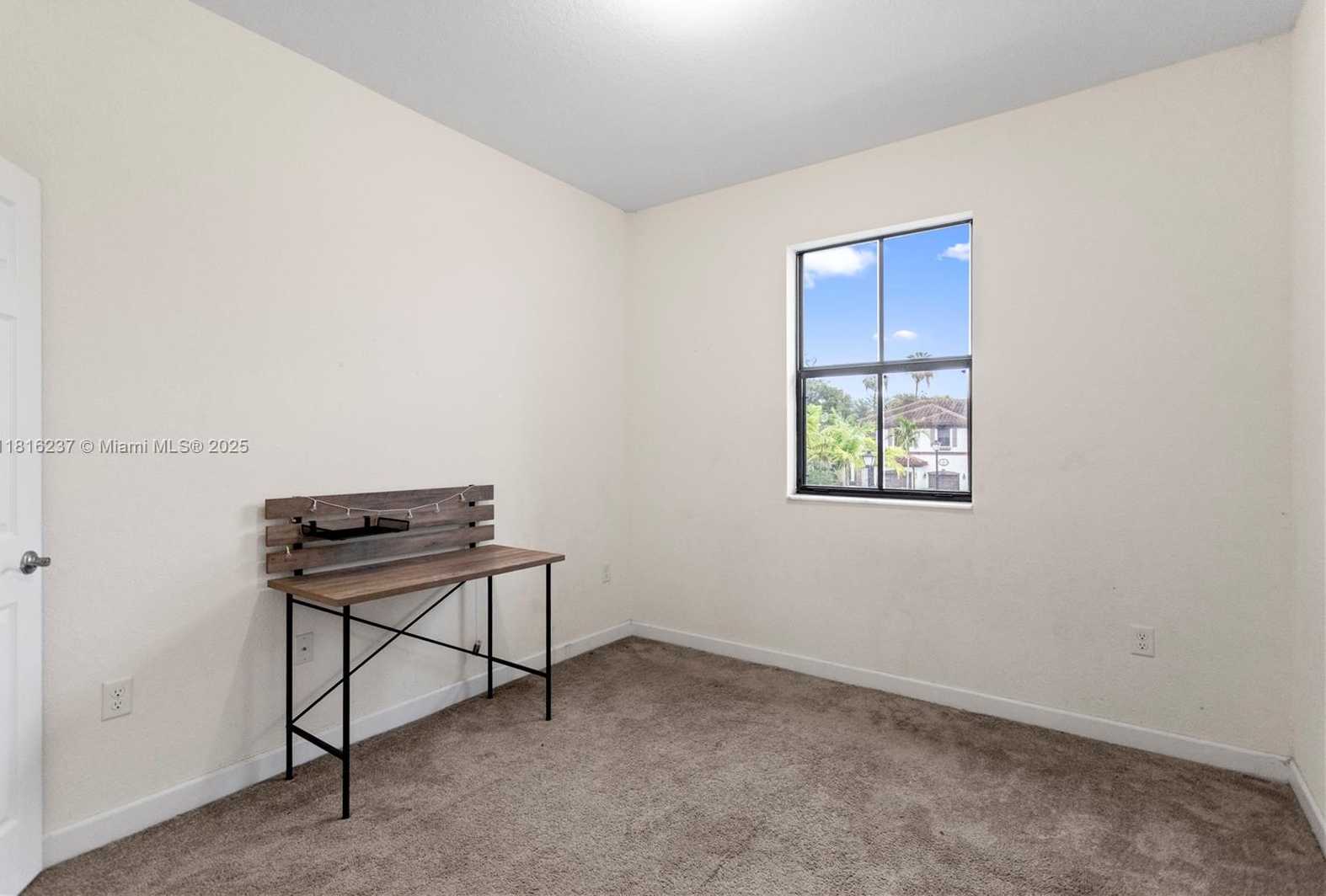 Small Image of 6496 SOUTH ANISE CT, Davie Number 56