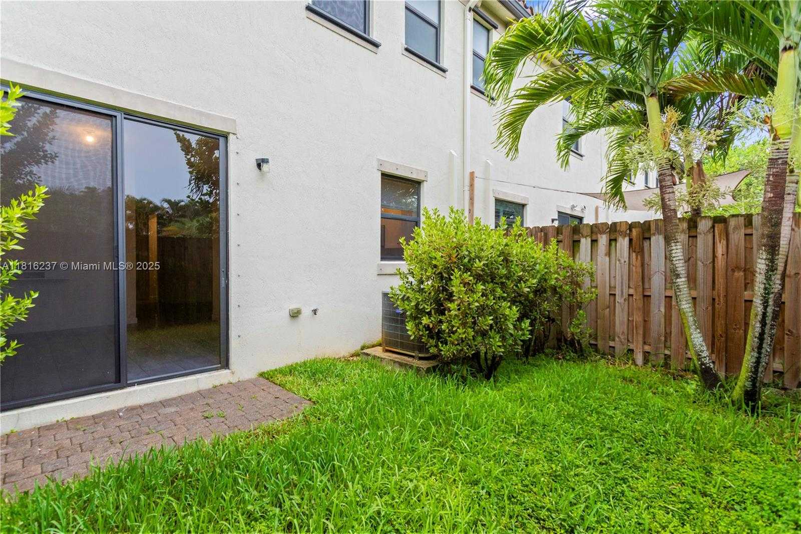 Small Image of 6496 SOUTH ANISE CT, Davie Number 60