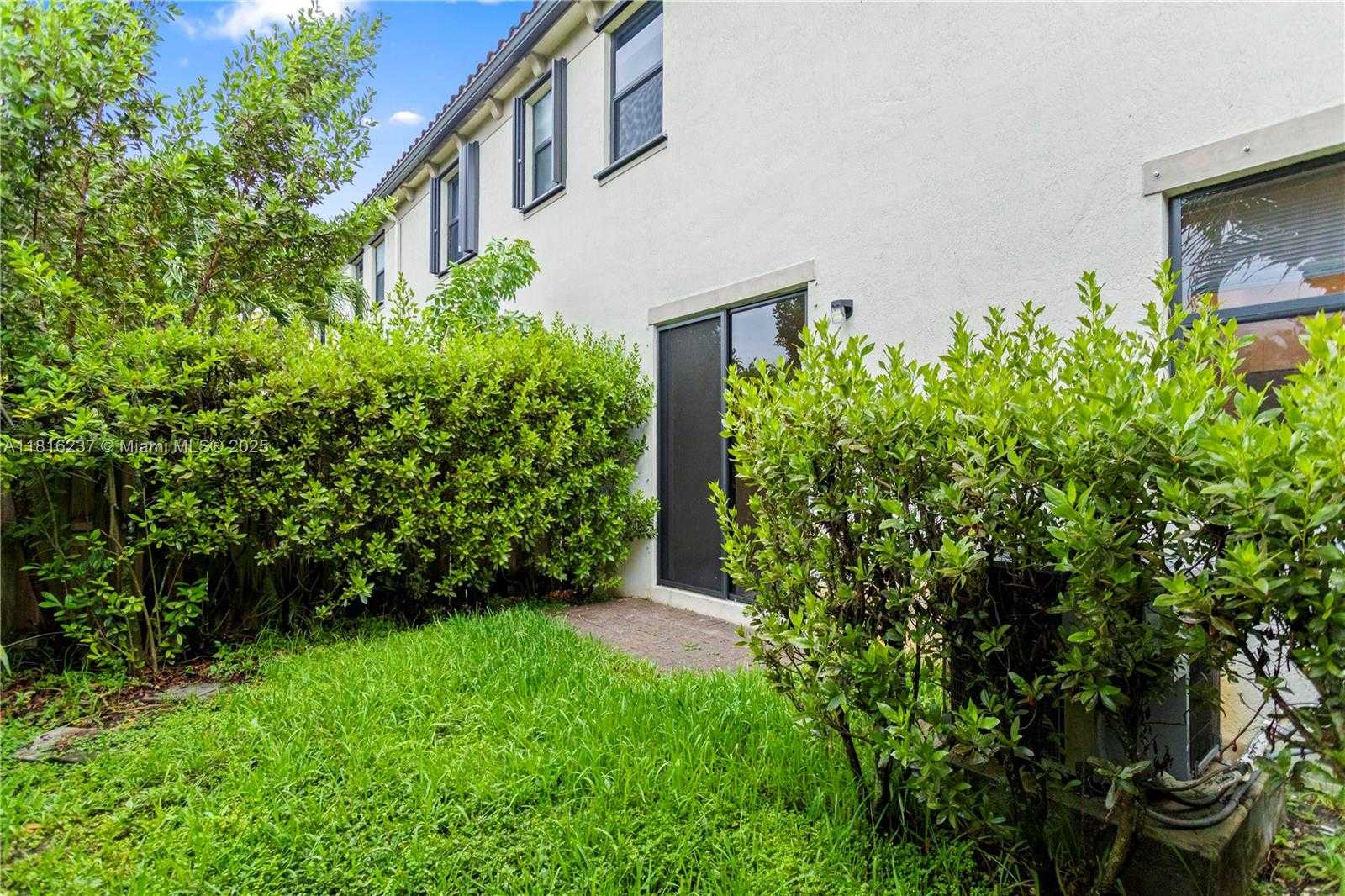 Small Image of 6496 SOUTH ANISE CT, Davie Number 61