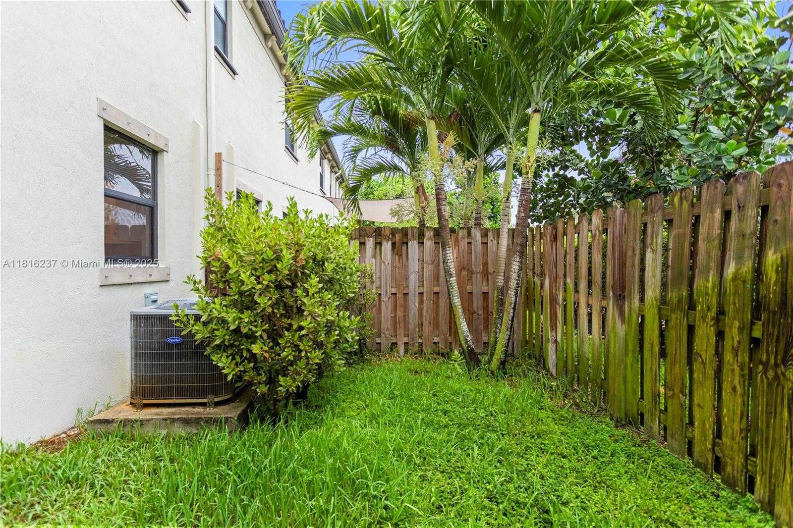 Small Image of 6496 SOUTH ANISE CT, Davie Number 62