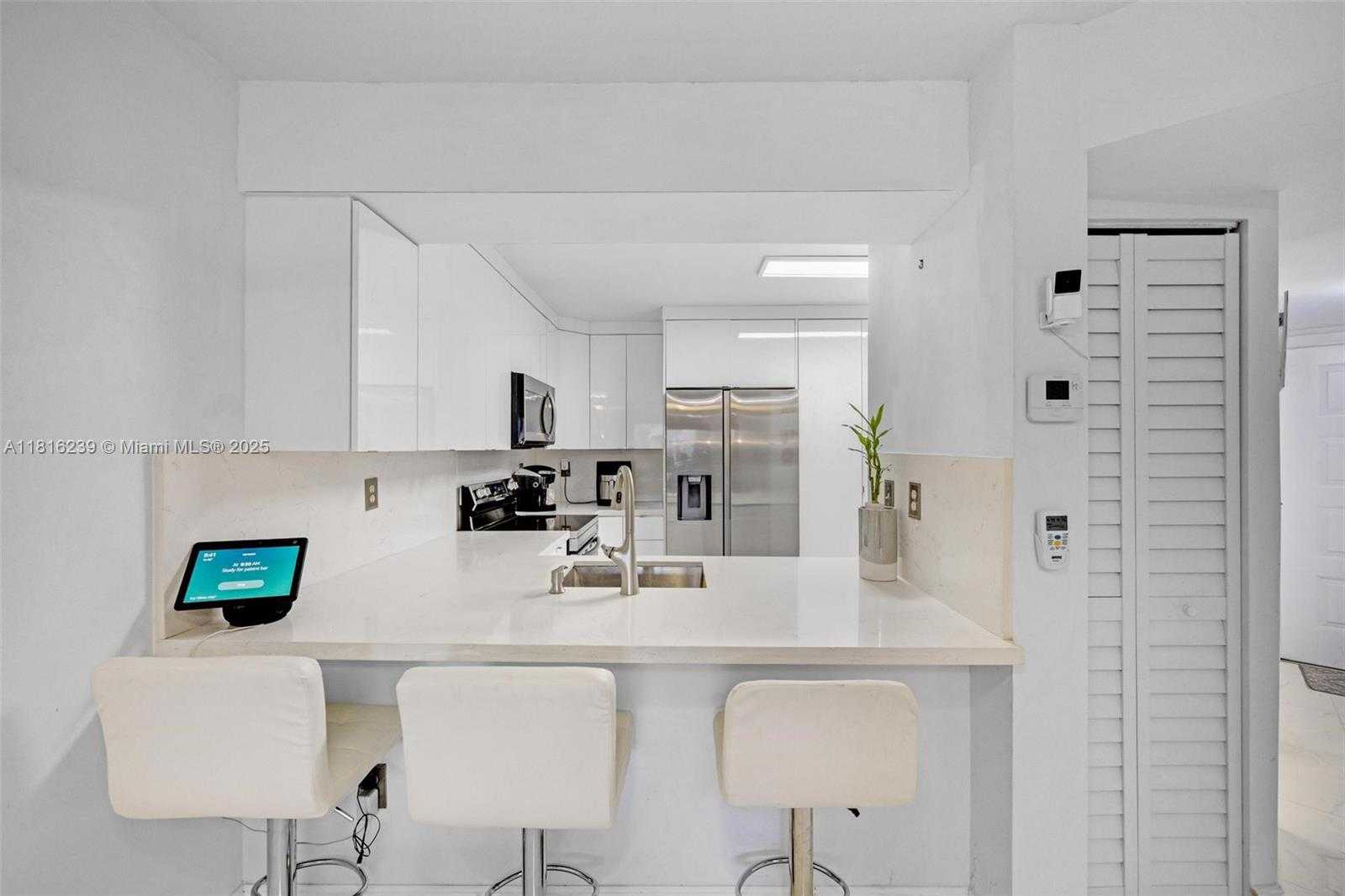 Small Image of 15499 NORTH MIAMI LAKEWAY N #208, Miami Lakes Number 12