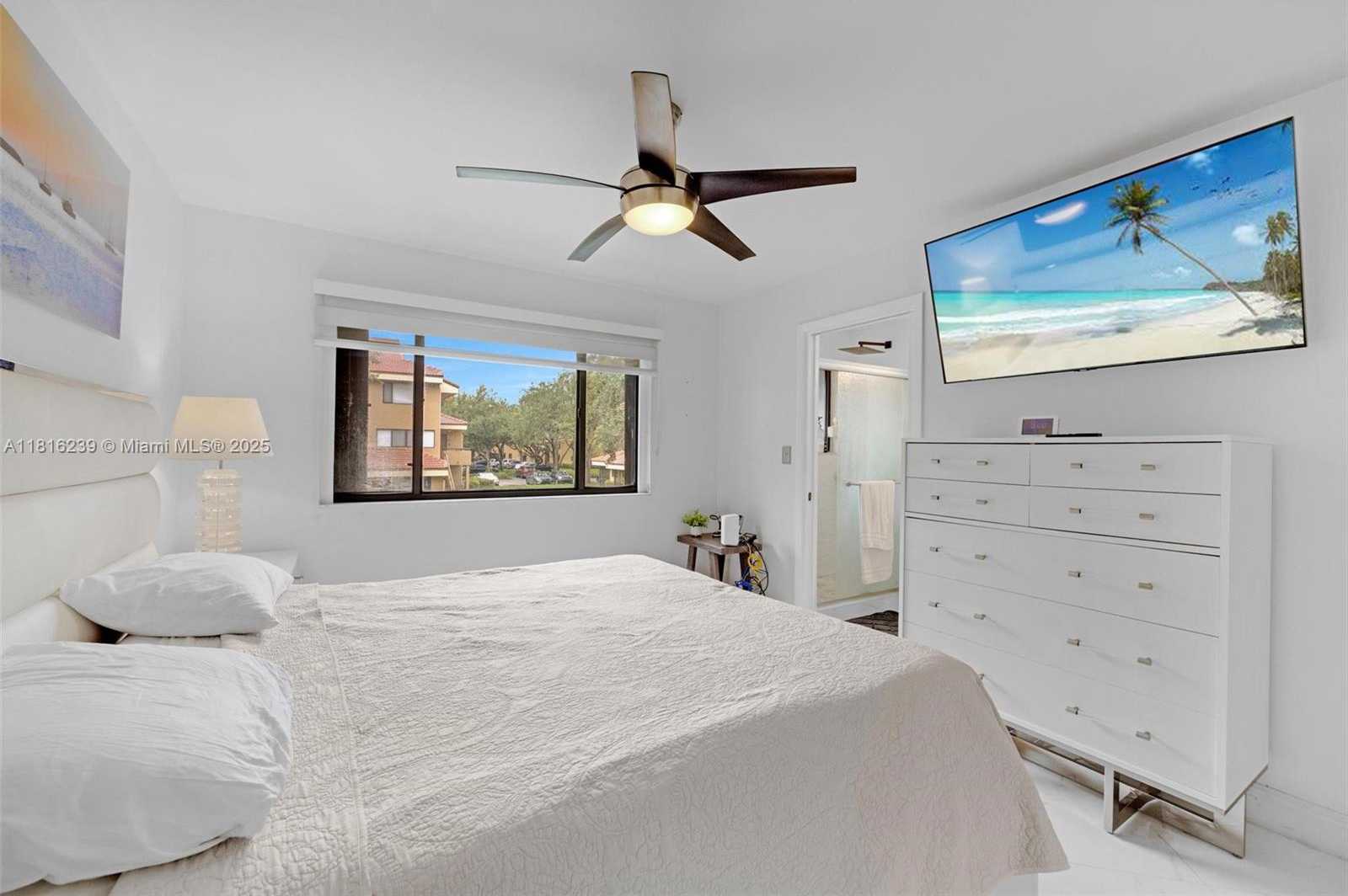 Small Image of 15499 NORTH MIAMI LAKEWAY N #208, Miami Lakes Number 21