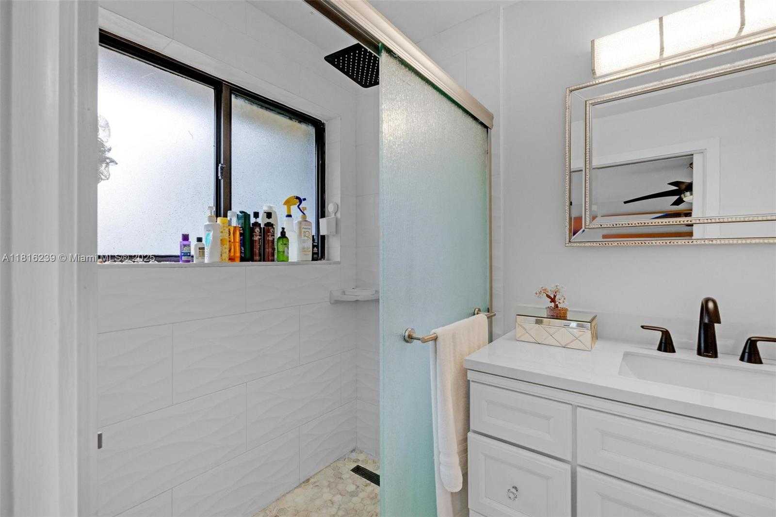Small Image of 15499 NORTH MIAMI LAKEWAY N #208, Miami Lakes Number 25