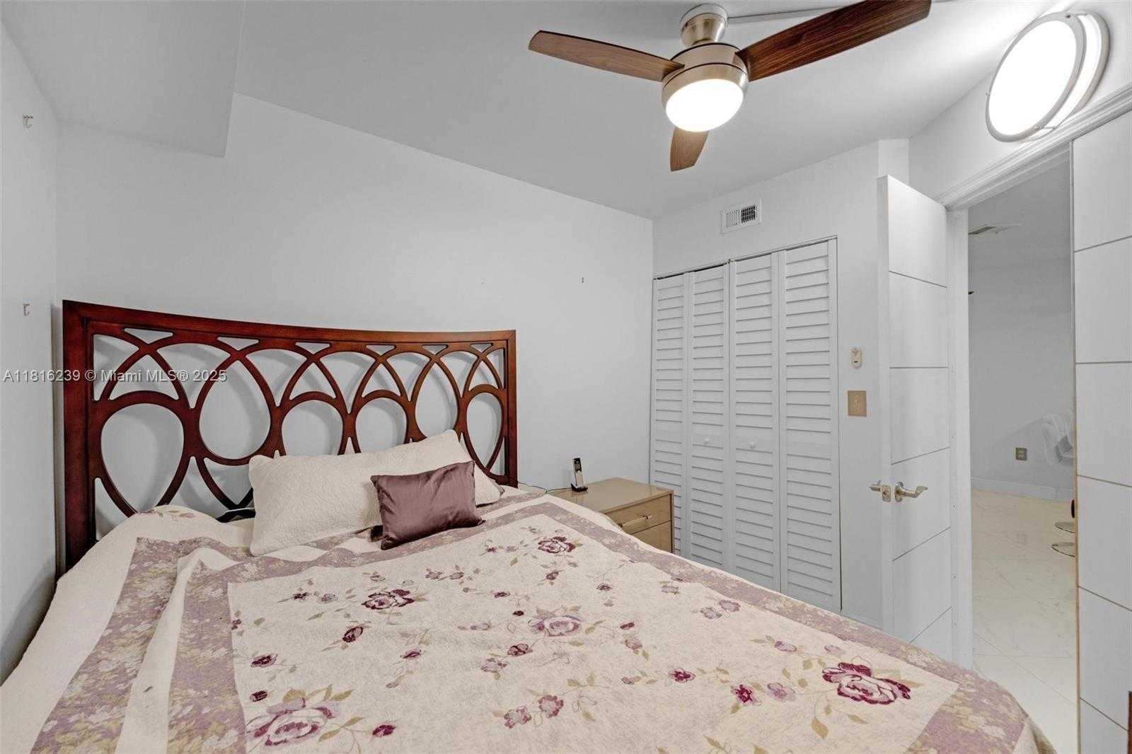Small Image of 15499 NORTH MIAMI LAKEWAY N #208, Miami Lakes Number 26