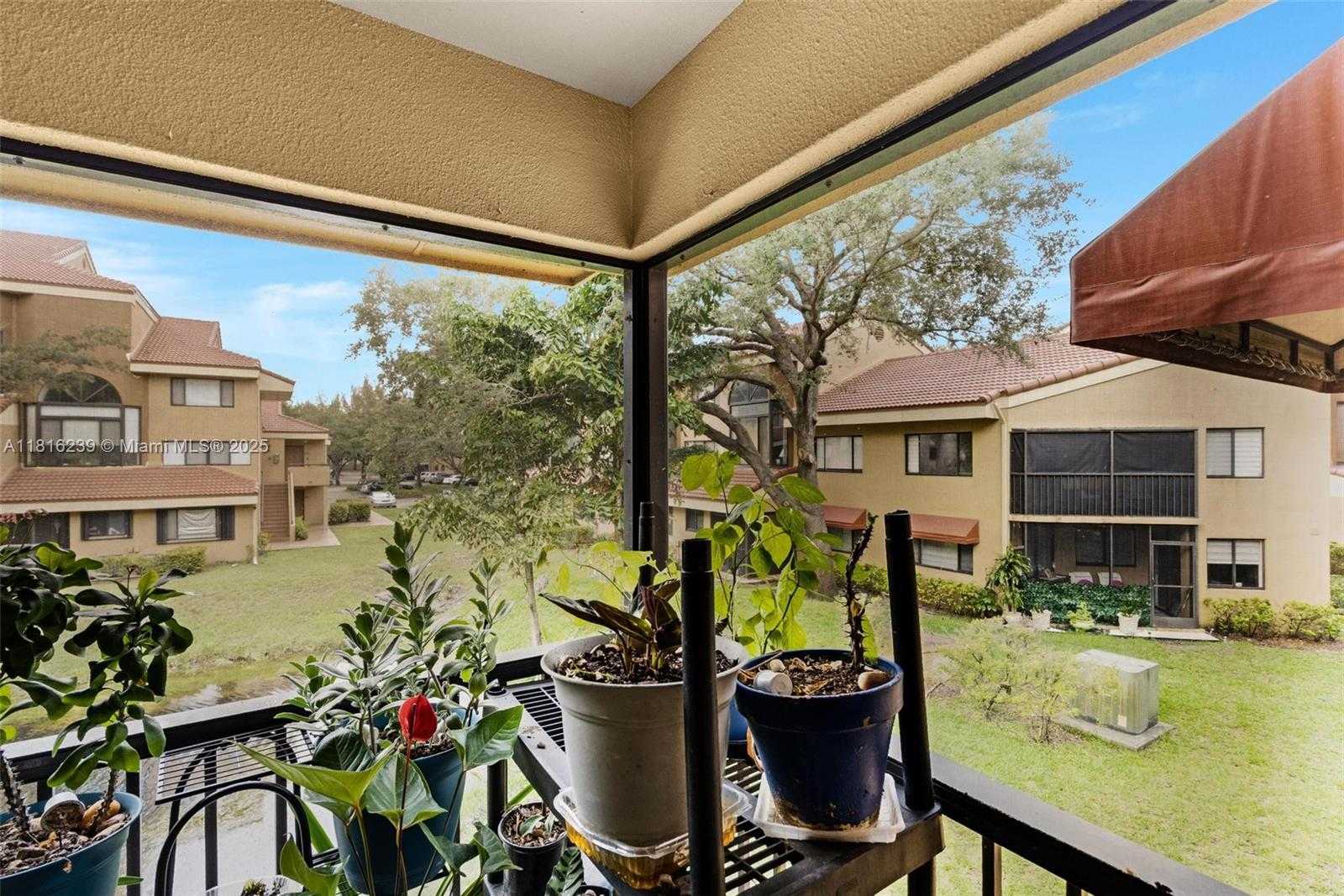 Small Image of 15499 NORTH MIAMI LAKEWAY N #208, Miami Lakes Number 33